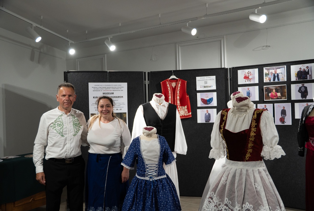 Népviseleti Kiállítás a Hungarikum Ligetben