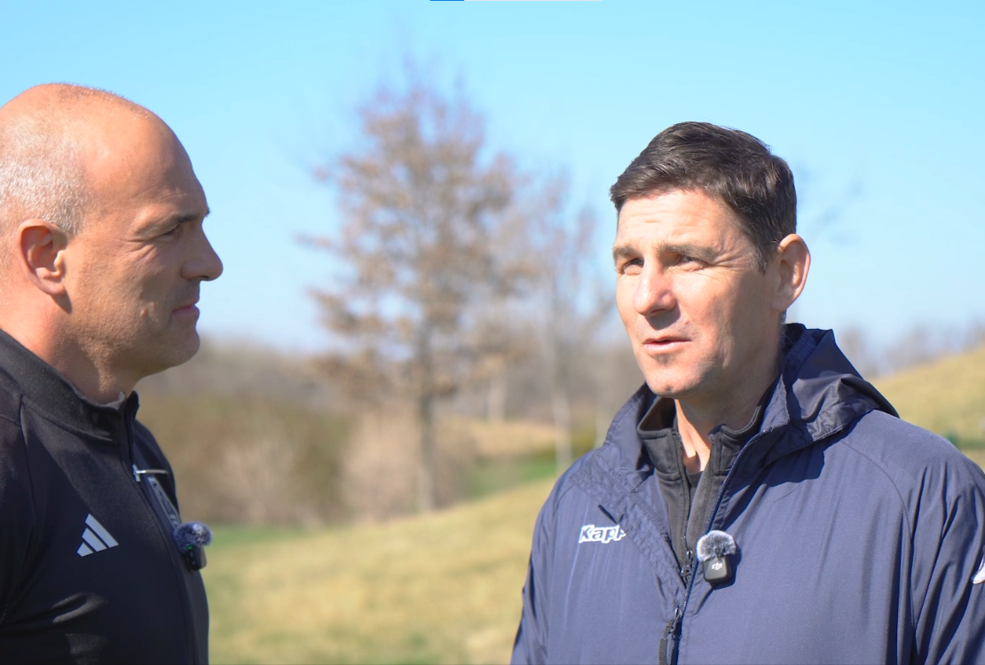 Most nem a kapuba, hanem a lyukba talált a labda