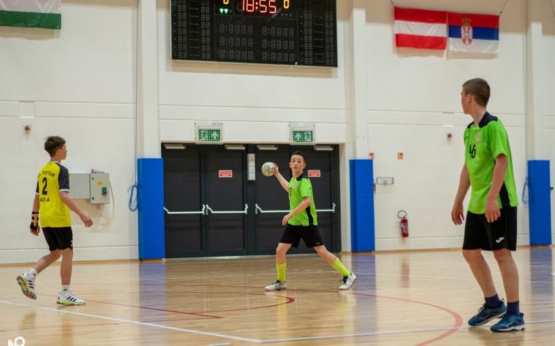 Kézilabda SZACSA-73